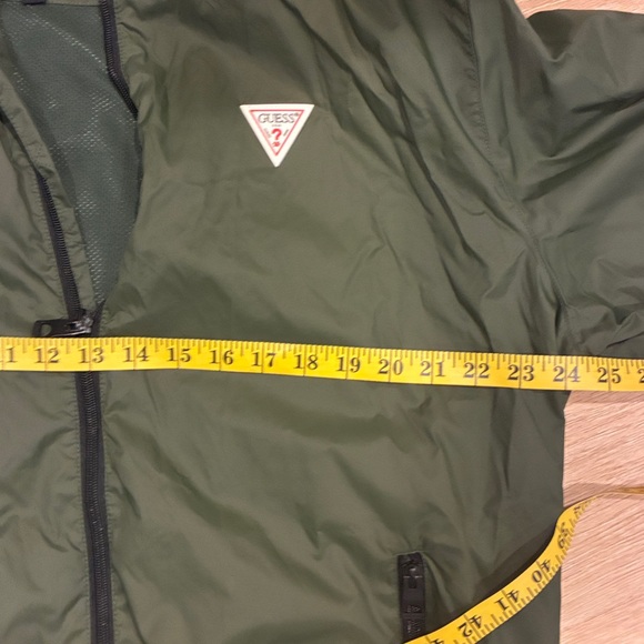Guess Men’s Forest Green Windbreaker With Hood Jacket Never Worn Size XXL - Picture 8 of 8